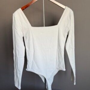 aritzia / babaton long-sleeve white bodysuit